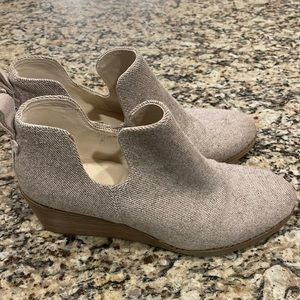 TOMS Wedge Booties SZ 9